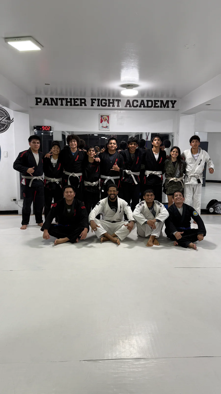 Equipo de Jiu Jitsu de Panther Fight Academy después de entrenar